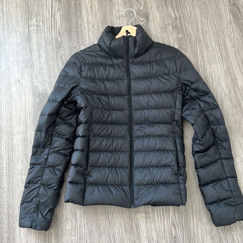 Uniqlo womens ultra light down jacket, size small.